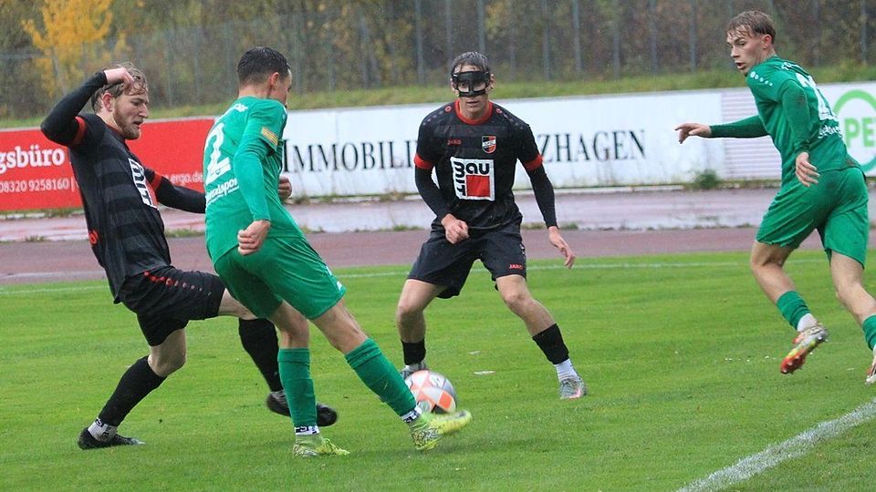 Vor heimischem Publikum kassiert der TSV Jetzendorf trotz früher Führung eine Niederlage, während Manching seine Offensivserie fortsetzt