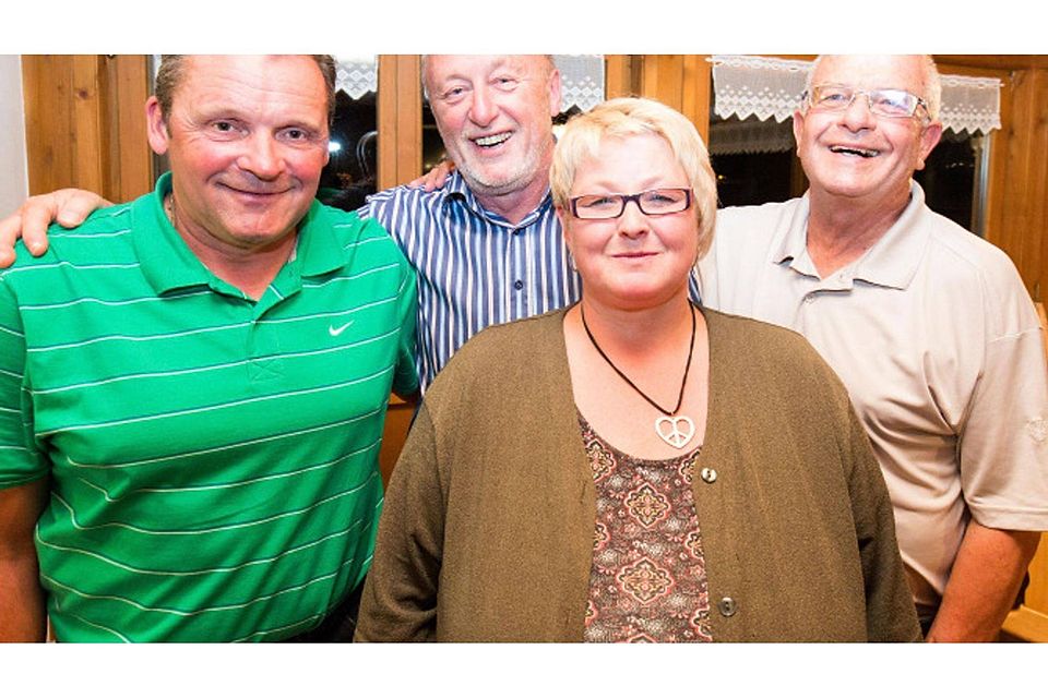 Der Vorstand der JFG Ammertal v.l. Josef Sepp Geipl, Peter Papistock, Andrea Ettengruber und Heinz Burkart Andreas Mayr Der Vorstand der JFG Ammertal v.l. Josef Sepp Geipl, Peter Papistock, Andrea Ettengruber und Heinz Burkart Andreas Mayr