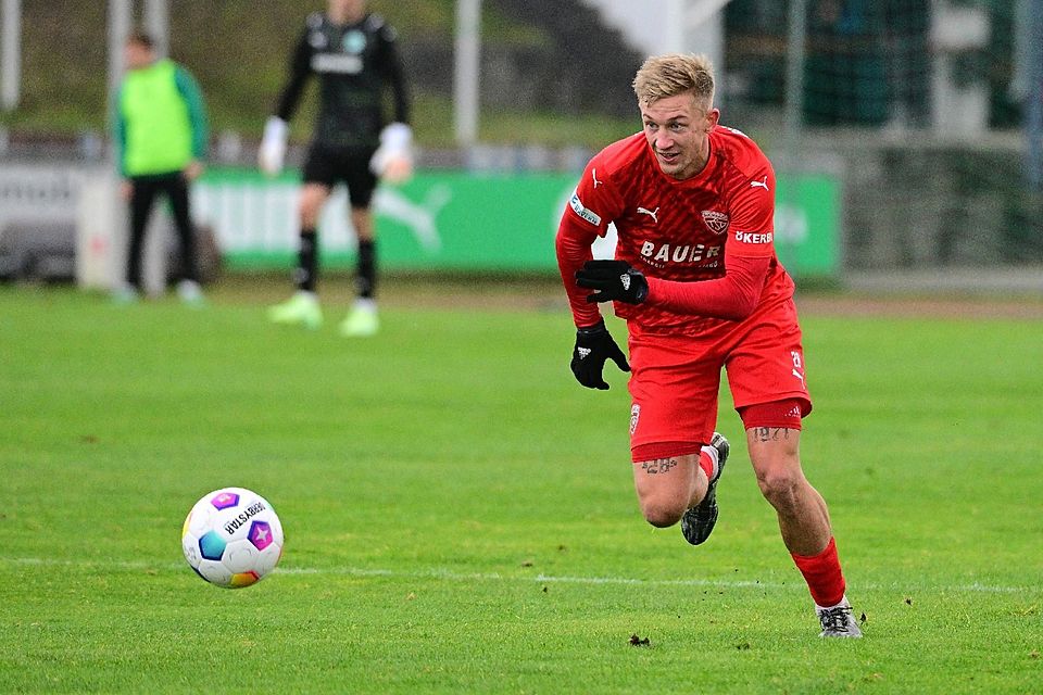 Tobias Sztaf will mit Buchbach in der Regionalliga Bayern die Klasse halten.