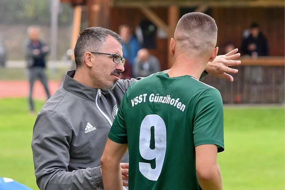 Eine neue Aufgabe: Qemajl Beqiri (links) trainiert in der Saison 2024/25 den SV Sulzemoos. Qemajl Beqiri wird Trainer beim SVS