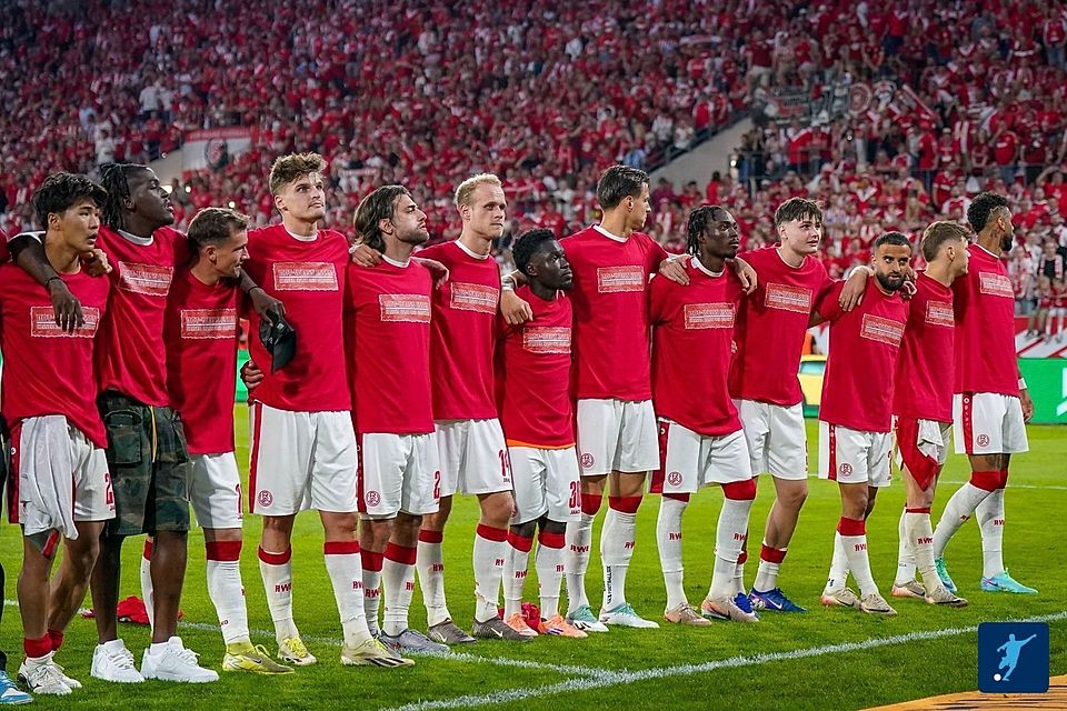 RWE schließt das letzte Heimspiel der Saison mit einem großen Erfolg ab. RWE schließt das letzte Heimspiel der Saison mit einem großen Erfolg ab.
