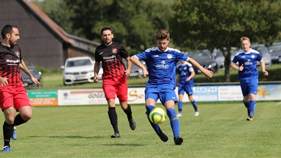 Billingsbach (dunkel) spielt heute gegen Taubertal/Röttingen II, Schrozberg (blau) bei Mulfingen II.  Robert Stolz