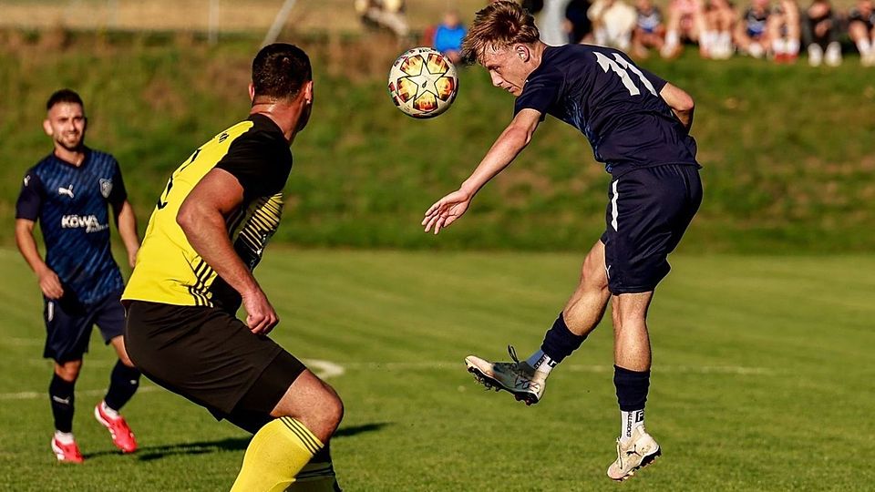 Der Ettmannsdorfer Landesliga-Unterbau (in blau) ist erneut hart gefordert.