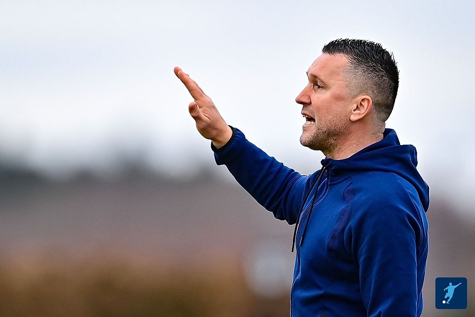 Victor Medeleanu und sein Team sind trotz des Remis auf einen Relegationsrang gerutscht.