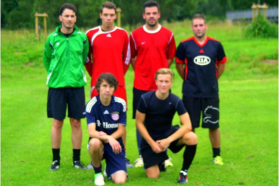stehend v.l.Trainer Christoph Balzer,Nils Weisheit,Felix Specht,Kim Stremmel unten vl.: Jan-Ole Heck, Michel Krümmelbein.Es fehlt:Hakan Sezer