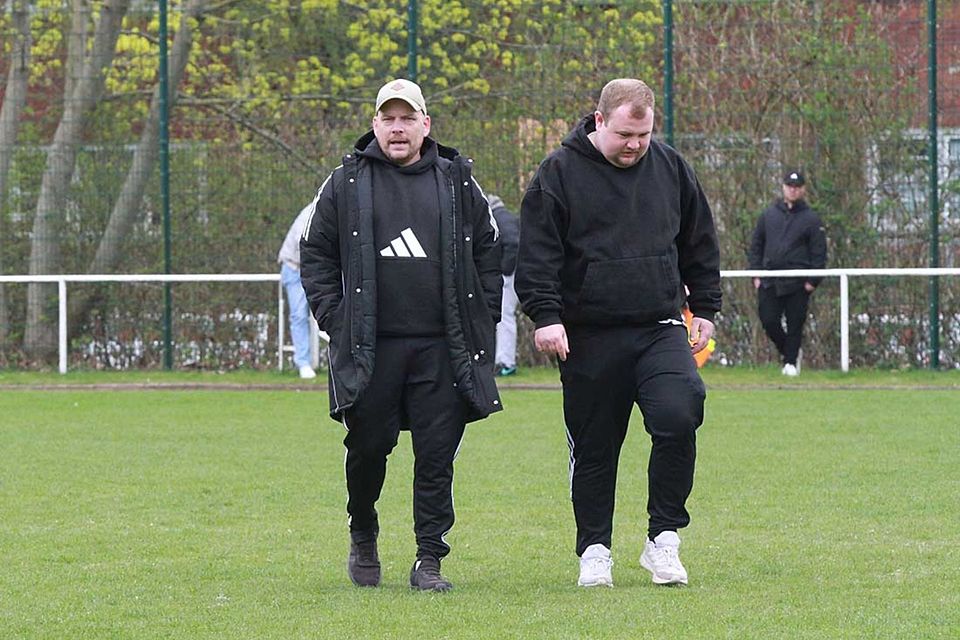Das Heikendorfer Trainergespann Mark Hungerecker (li.) und Linus Krebs bleibt weiter auf Kurs. 