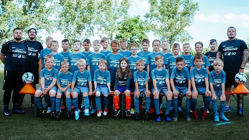 Vier Trainer coachten 26 Kinder beim Fußballcamp.