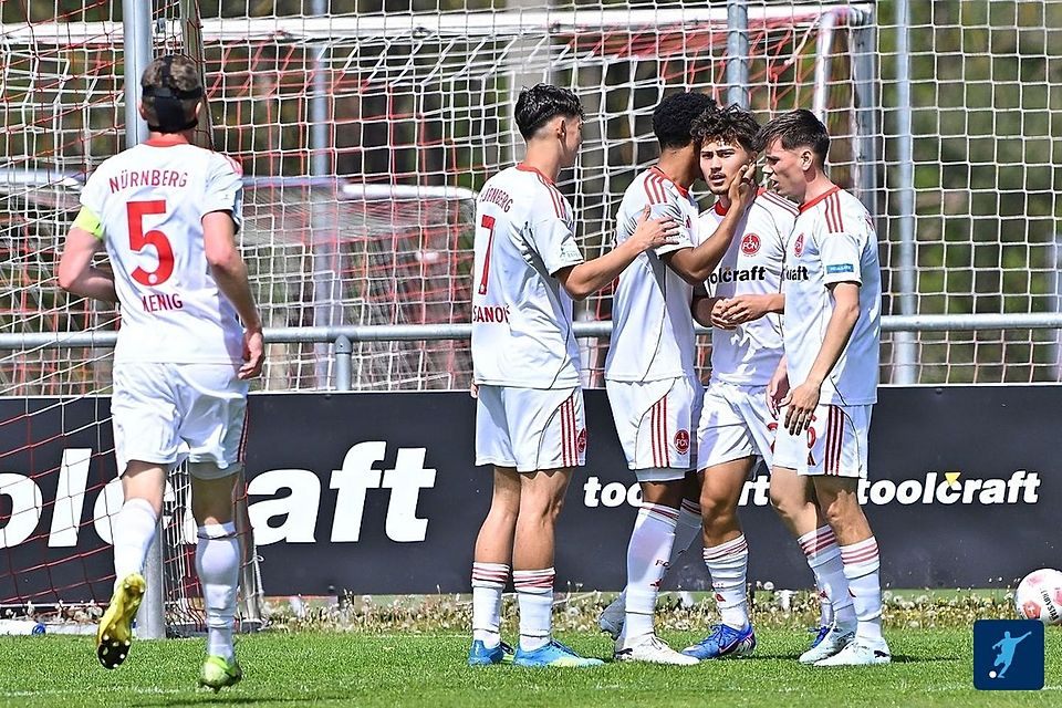 Keinerlei Probleme hatte der Club-Nachwuchs gegen den Buchbach. Der FCN steht kurz vor der Meisterschaft.