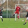 Sebastian Huber (Mitte) machte mit dem SV Obergg beim 6:0-Erfolg gegen den SV Oberrieden große Sprünge.