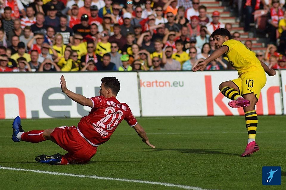Reda Khadra noch für Borussia Dortmund im Einsatz. 