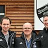 Markus Sommer (Mitte), Björn Haas (rechts) und Robert Niestroj (links) verlängern die Zusammenarbeit bei den Sportfreunden Vorst 