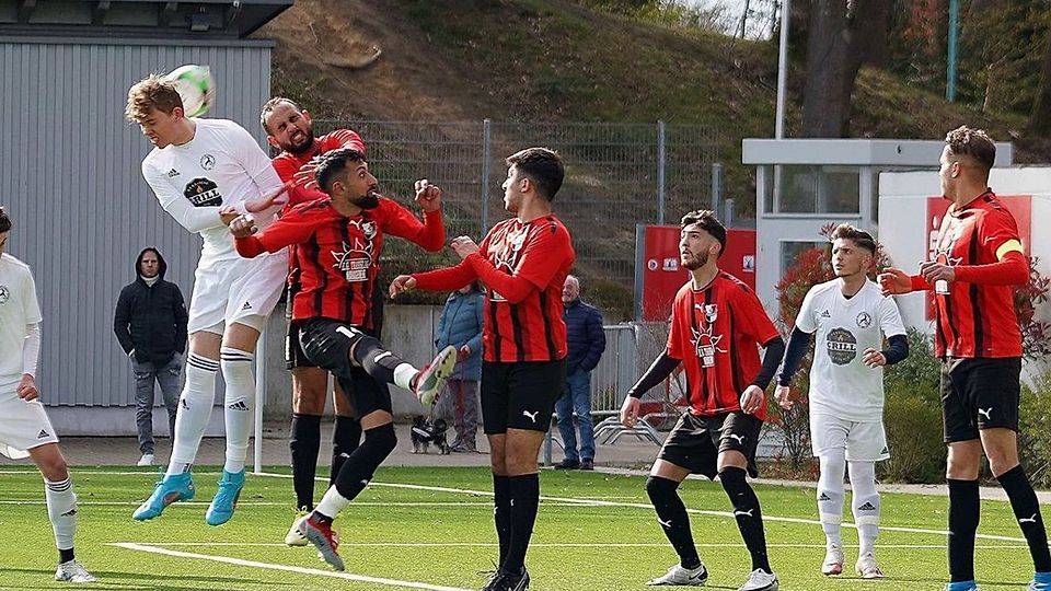 Inter Monheim bleibt am Spitzenreiter dran.