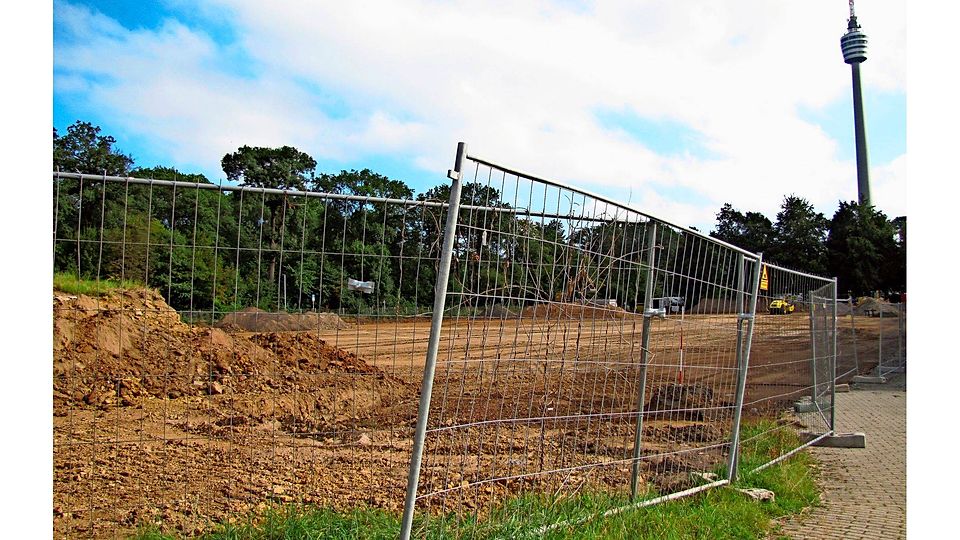 Der Platz beim tus Stuttgart wird wohl im November fertig sein. Foto: Jacqueline Fritsch