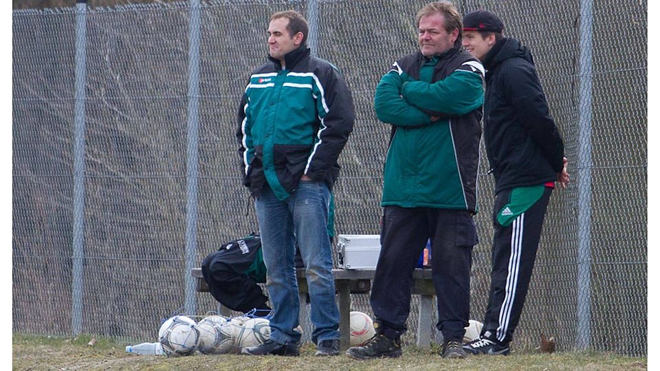 Artur Dillinger (mitte) wird Coach beim SV Tettenweis F: Hönl