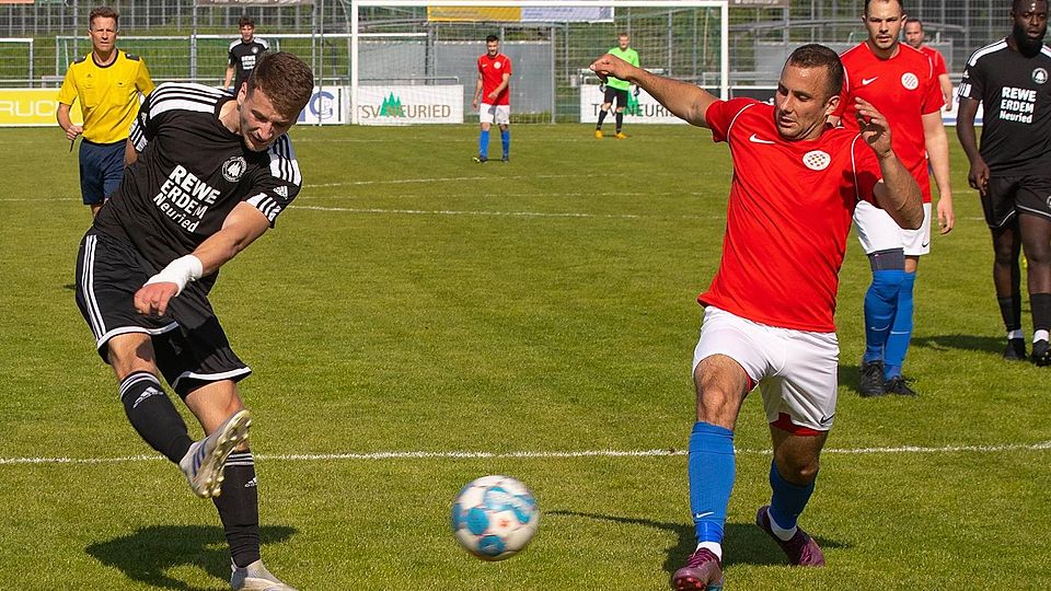 Torchancen hatte der TSV Neuried II um Danilo Ralic (l.) gegen den FC Croatia München. Ein Treffer sollte dem Team in Schwarz aber nicht gelingen.