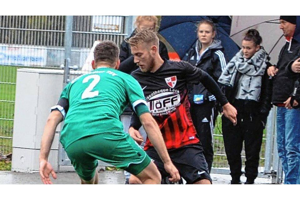 Der Niebüller Lukas Pieczonka (rechts) erzielte bei IF Tönning den Treffer zum 4:0-Endstand. Foto:Wrege