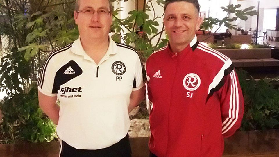 Patrik Peltram (li.) und Slobodan Jezildjic bekleiden auch in der neuen Spielzeit das Traineramt beim TSV 1860 Rosenheim. F: TSV