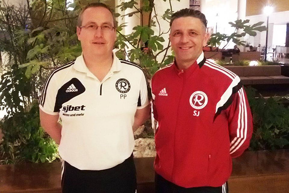 Patrik Peltram (li.) und Slobodan Jezildjic bekleiden auch in der neuen Spielzeit das Traineramt beim TSV 1860 Rosenheim. F: TSV