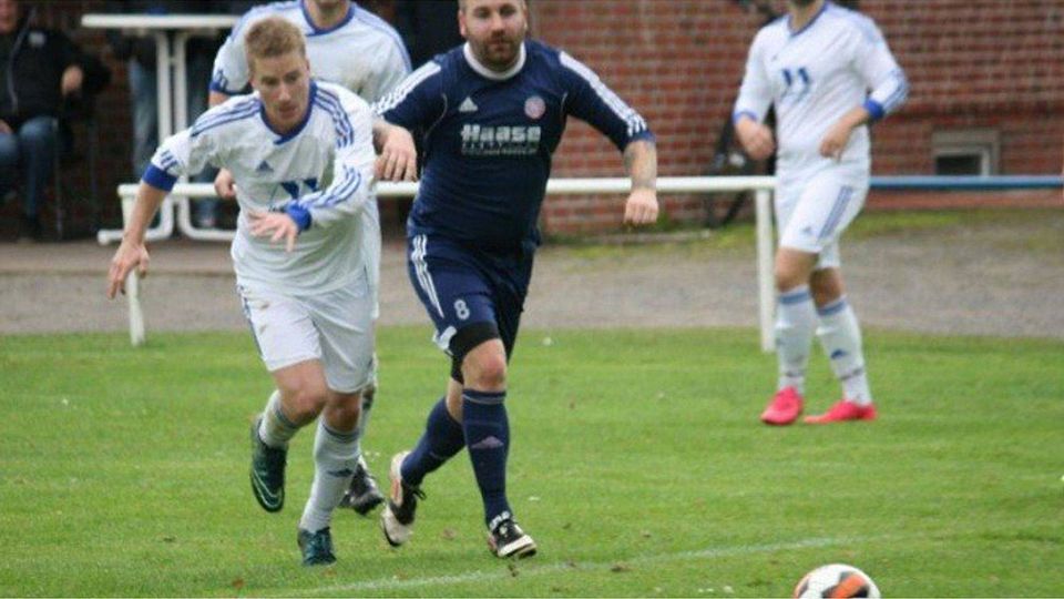 A/O-Mittelfeldakteur Benjamin Wresch (rechts) erzielte den wichtigen Ausgleich.
