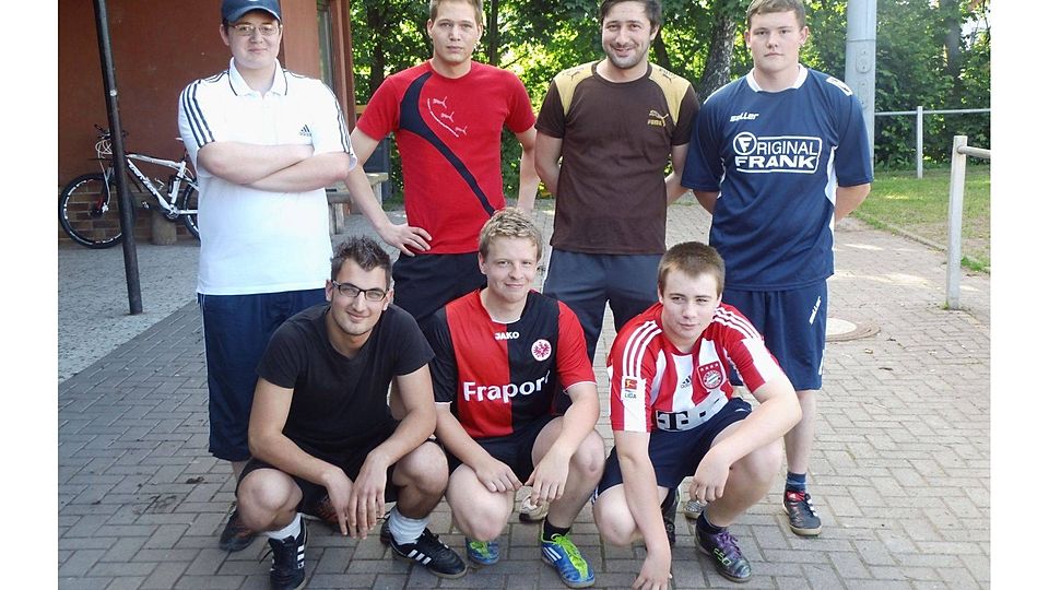 Hinten v.l.: Dennis Hoefert, Phillip Weber, Erdal Kilic, Dennis Becker. Vorne v.l: MicheleFuino, Christoph Naumann, Timo Winter