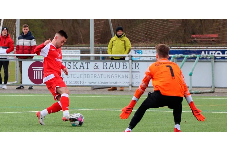 Has served his ban: Javier Recio-Perez (l.) Attacks again for SC Waldgirmes U 23.  Photo: Vanessa Schulze 