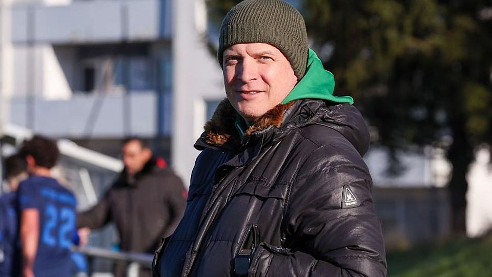 Jochen Dewitz, Trainer des SV Lützel-Wiebelsbach, erwartet von seiner Mannschaft mehr: In der Rückrunde will er den gleichen Teamgeist wie im Abstiegskampf der vergangenen Saison bei seinen Spielern sehen. 	Foto: Joaquim Ferreira