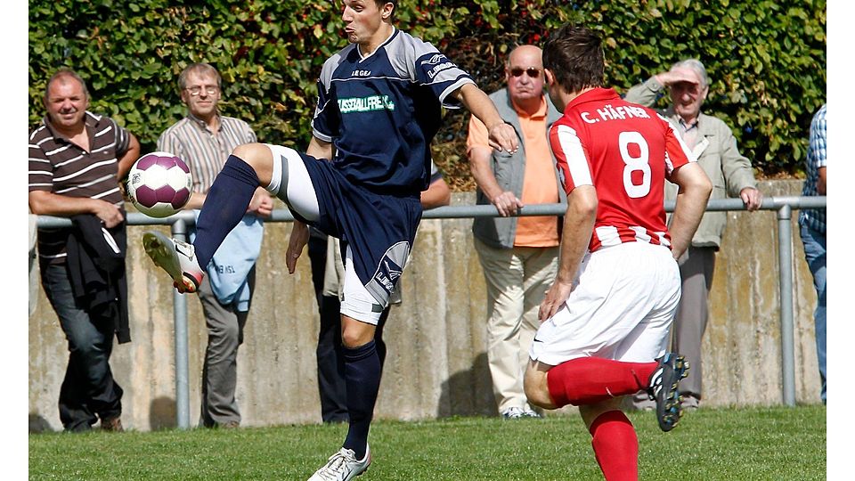 Der TSV Engelmannsreuth (in rot) besiegte den TSV Bayreuth-St. Johannis mit 3:1 F: Peter Kolb