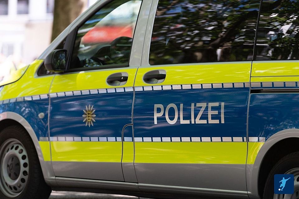 Der 1. FC Düren soll Betrugsgeld erhalten haben. Der 1. FC Düren soll Betrugsgeld erhalten haben.