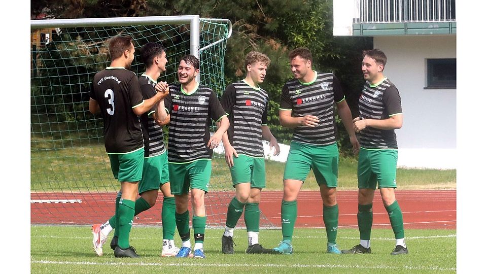 Am Anfang jubelte der TuS Geretsried II dreimal in Folge, doch dann waren die Gegner dran. (Archivfoto)