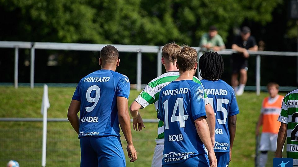 Blau-Weiß Mintard ist in der Landesliga am Sonntag im Einsatz.