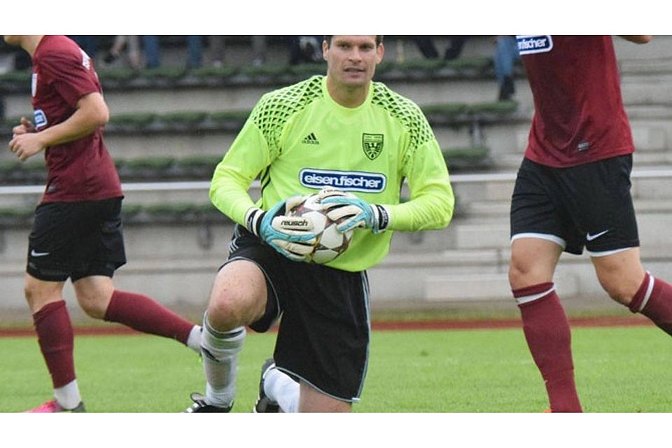 Michael Lutz trägt in der nächsten Saison nicht mehr das Trikot des TSV Nördlingen, stattdessen wird er Torwarttrainer im Nachwuchsbereich des 1. FC Heidenheim. 	F.: Klaus Jais