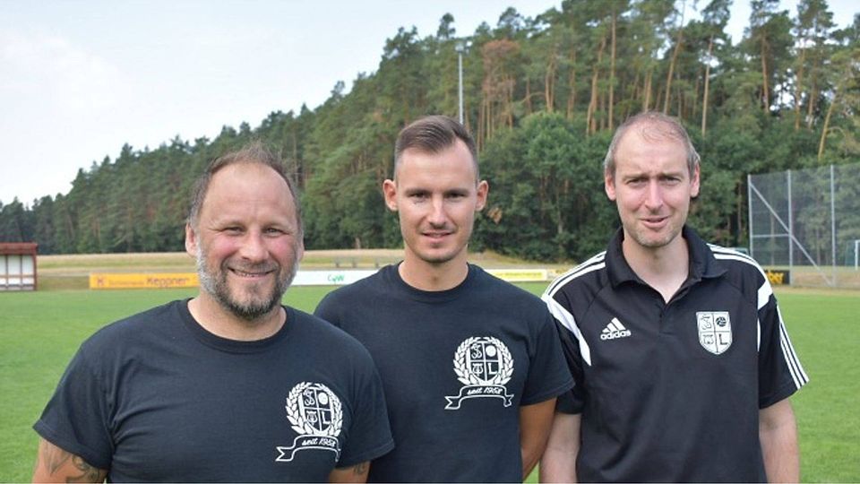 Das sportliche Dreigestirn des SF Laubendorf: von links Trainer Alexander Contala, Co Trainer Daniel Apel, 1.Vorstand Christian Gall   Foto: Schmidt