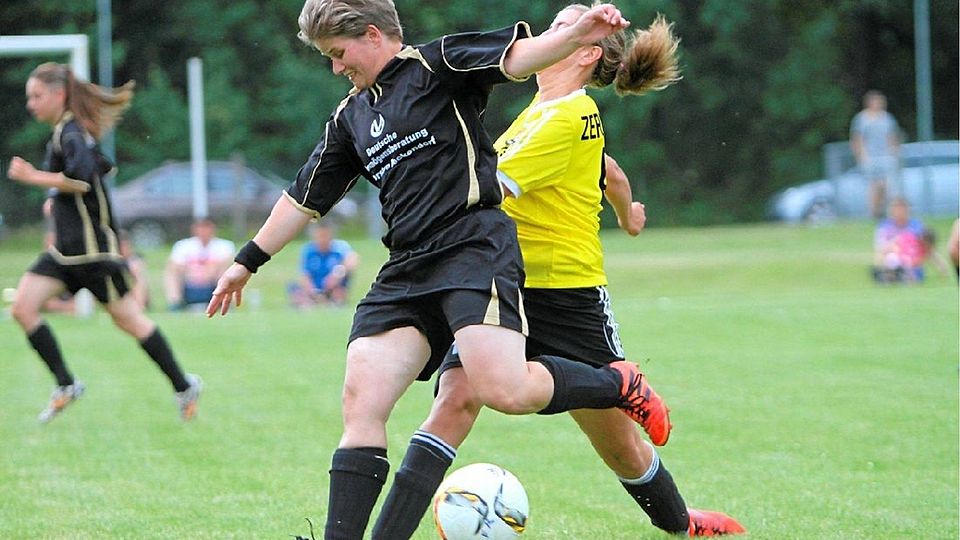 Großer Widerstand: Wie das Kaninchen vor der Schlange erstarrt - diese Rolle sollte der Zernitzer SV einnehmen. Doch die Schwarz-Gelben forderten den Favoriten mehr als ihm genehm war.   ©MZV