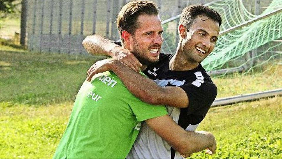 Die Bonlandener Top-Torjäger Nico Presthofer (links) und Rüchan Pehlivan wollen auch im morgigen Bezirksliga-Spitzenspiel wieder gemeinsam jubeln, Yavuz Dural