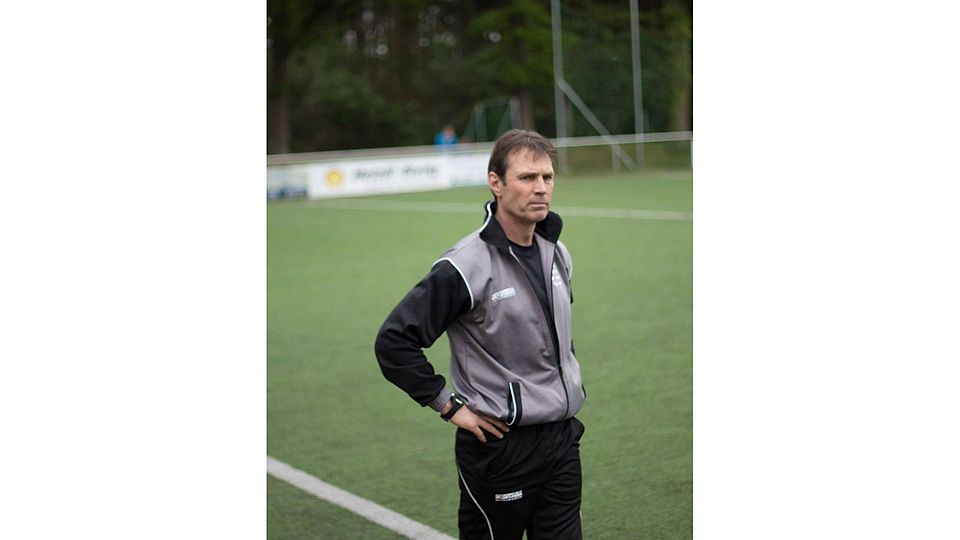 Bestreitet sein letztes Heimspiel an der Seitenlinie des VfL Alfter: Coach Achim Schmickler Foto: Kevin Mauel