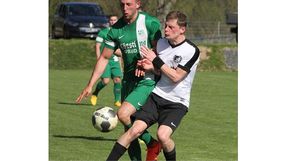 Sven Neisberger (rechts) musste mit dem TSV Ilbeshausen in Lütter die 17. Saisonniederlage quittieren. 	Foto: Görlich