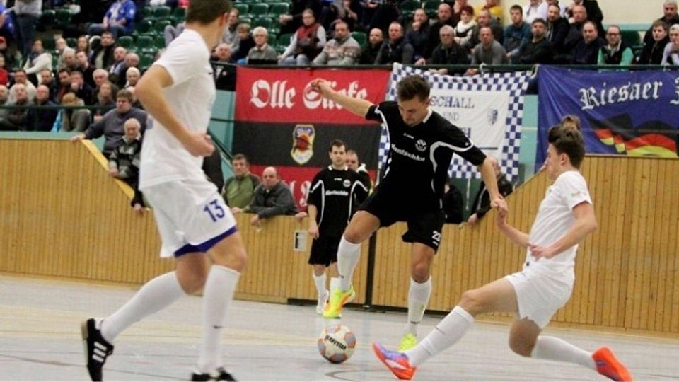 F: Torsten Zettl