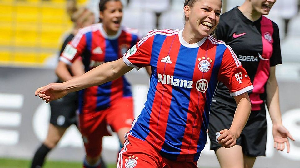 Melanie Leupolz jubelt. Mit ihrem Treffer zum 1:0 gegen Essen schoss sie den FC Bayern in Richtung Meisterschaft.	F.: Pressefoto Eibner