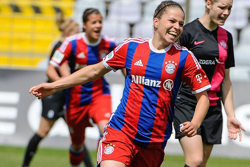 Melanie Leupolz jubelt. Mit ihrem Treffer zum 1:0 gegen Essen schoss sie den FC Bayern in Richtung Meisterschaft.	F.: Pressefoto Eibner