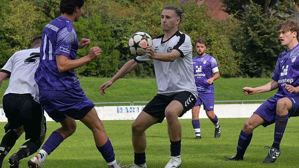 Setzt der SC Regensburg um Leon Stößel (Bildmitte) seinen Lauf weiter fort?