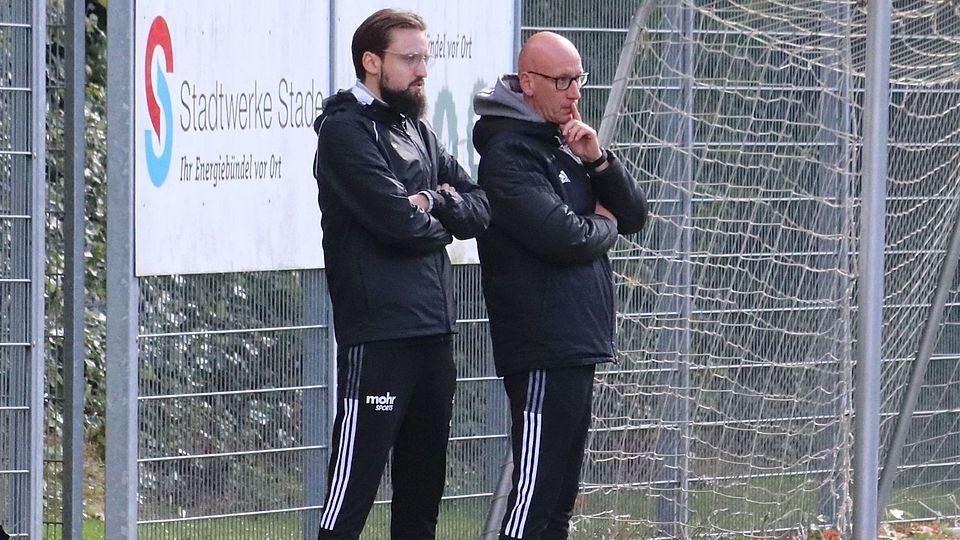 Trainer Heiko Heinsohn (rechts) wird mit seiner Mannschaft in der nächsten Saison vermutlich in der 1. Kreisklasse spielen.