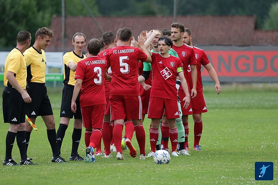 Der Aufsteiger FC Langdorf freut sich auf seinen Kreisliga-Einstand beim großen Nachbarn TSV Regen.