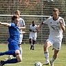 Vollen Einsatz zeigte der FSV Höhenrain (l. Simon Pauli) beim Gastspiel in Erling. Doch am Ende setzten sich der TSV (r. Jan Hirsch) durch.