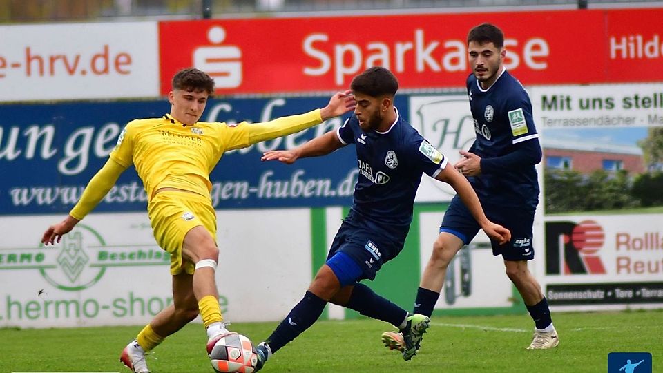 Die SSVg Velbert zieht am SC Wiedenbrück vorbei. 