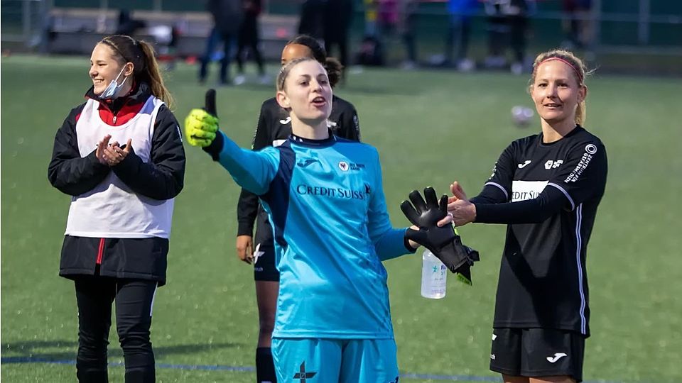 Daumen hoch: Die Aarauerinnen liessen gegen Walperswil nichts anbrennen.