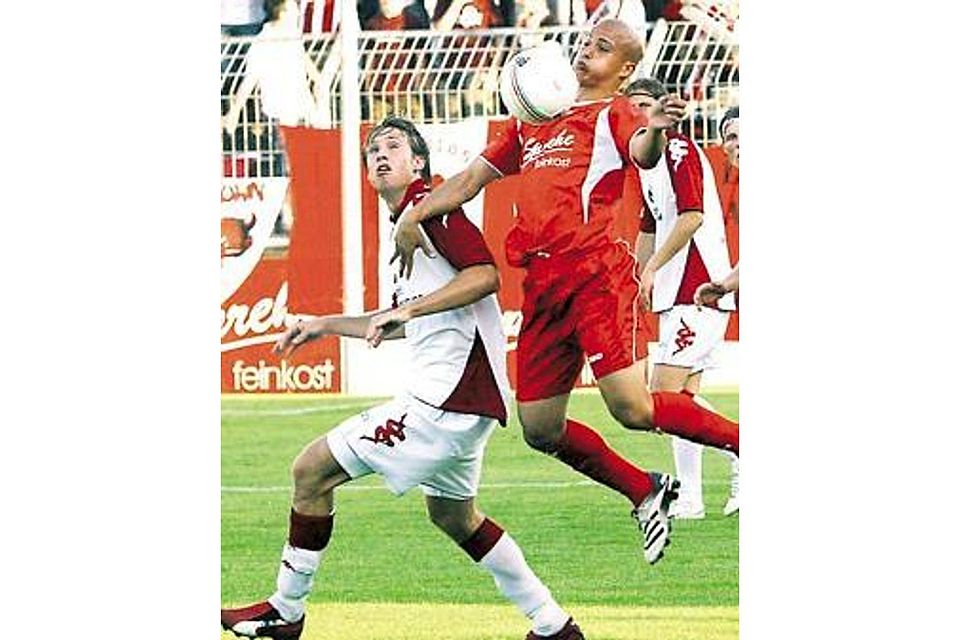 Der Fall des einstigen Wilhelmshaveners Sergio Sagarzazu (am Ball, hier 2007 im DFB-Pokal gegen den 1. FC Kaiserslautern) beschäftigt seit Jahren die Gerichte.  Bild: Piet Meyer
