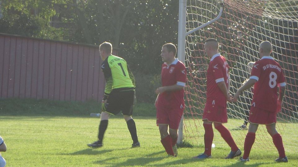 Konnten das eigene Tor mehr schlecht als recht verteidigen: Die Kicker der Bischhofsaheimer Nullsieben-Reserve wurden von Tabellenführer Kickers Mörfelden förmlich überrollt. Archivfoto: Presta