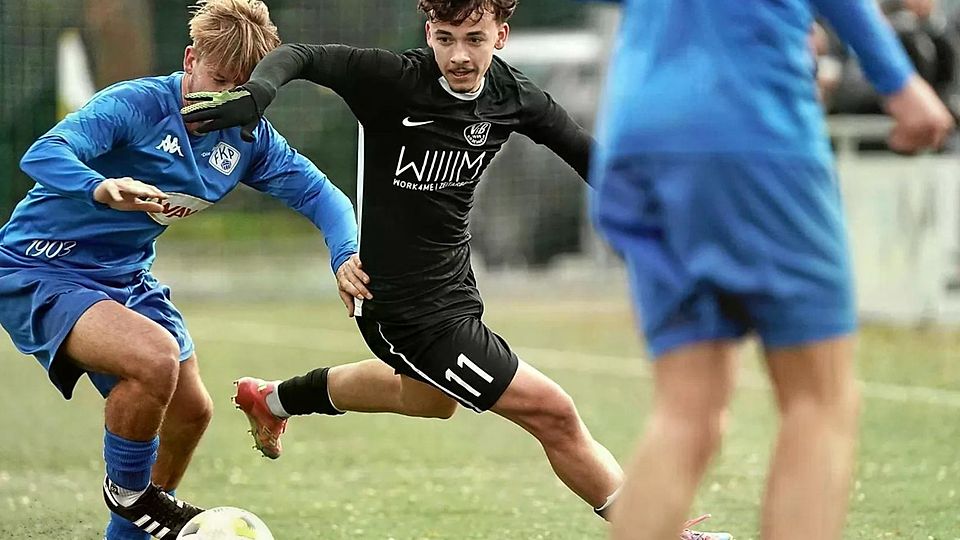 Paul Kammerer (Mitte) wechselt vom Verbandsligisten VfB Bodenheim zu TuS Marienborn II.