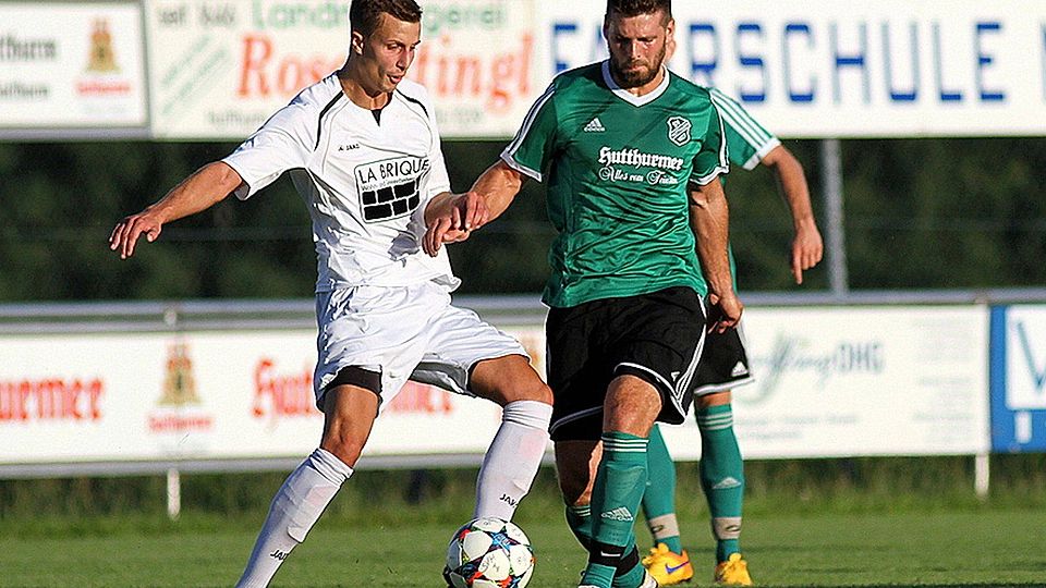 Schnürt seine Fußballschuhe ab sofort für den ASV Burglengenfeld: Patrick Mathes (li.). F: Enzesberger