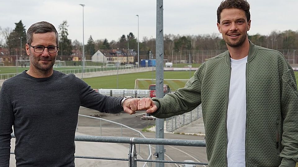 Michael Wiesinger (l.) stellte Maximilian Knauer (r.) als neuen Trainer der U17 beim 1. FC Nürnberg vor.